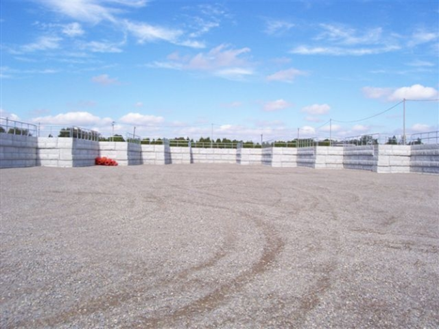 Strathroy Waste Transfer Station (Project Highlight) A precast retaining wall system at a waste transfer facility in Strathroy-Caradoc, ON.